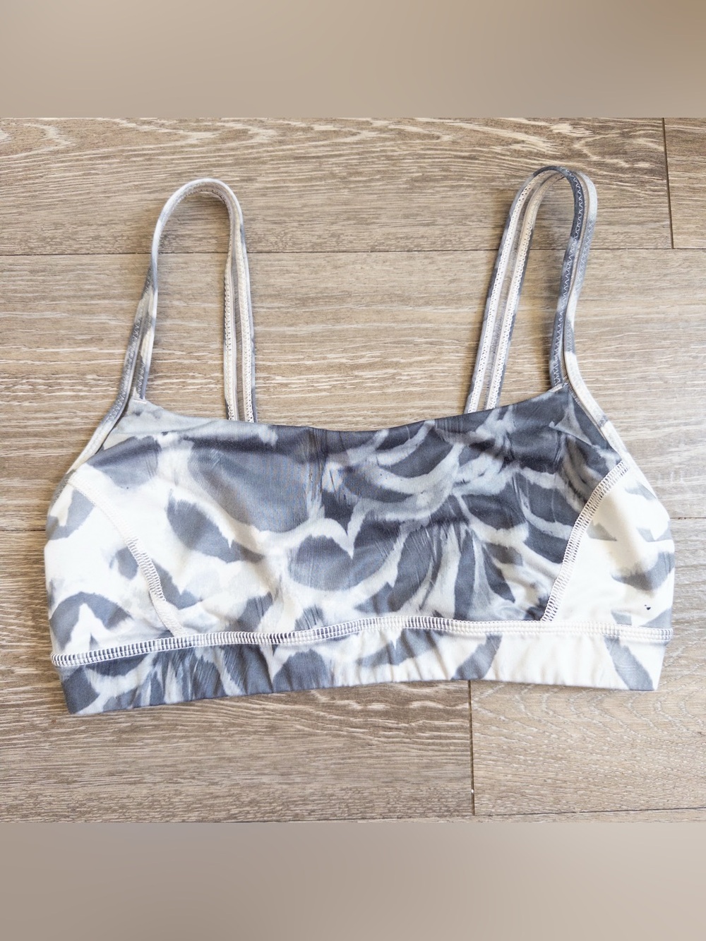 Lululemon Straight Up Bra Pretty Plume Angel Wing Black size 6